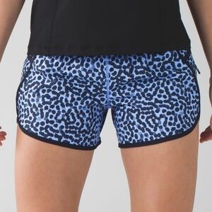 Lululemon Tracker Short III 4-way Stretch Ace Spot Lullaby Black